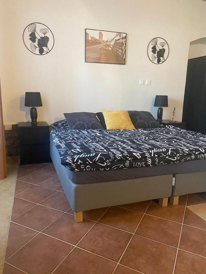 Vila Lucia - Apartman 1 Plzen Bagian luar foto