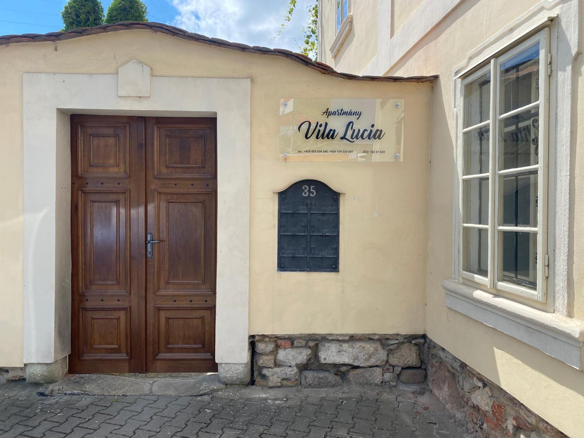 Vila Lucia - Apartman 1 Plzen Bagian luar foto